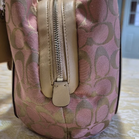Coach Pink Signature Canvas Turnlock Shoulder Bag with Cream Trim - Picture 5 of 11